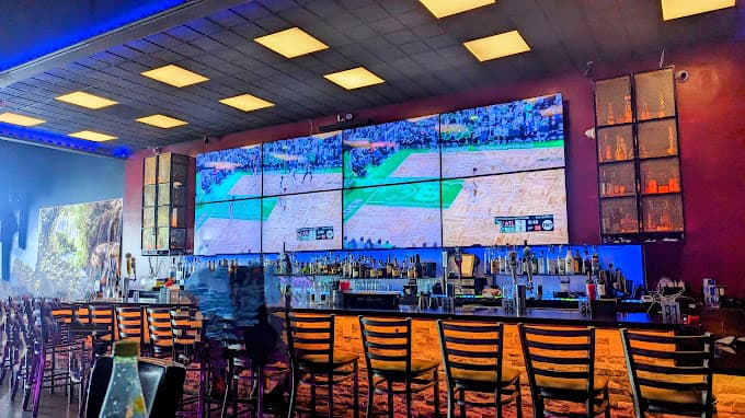 The Nile Bar happy hour in Los Angeles - plus plenty of beers and specialty cocktails